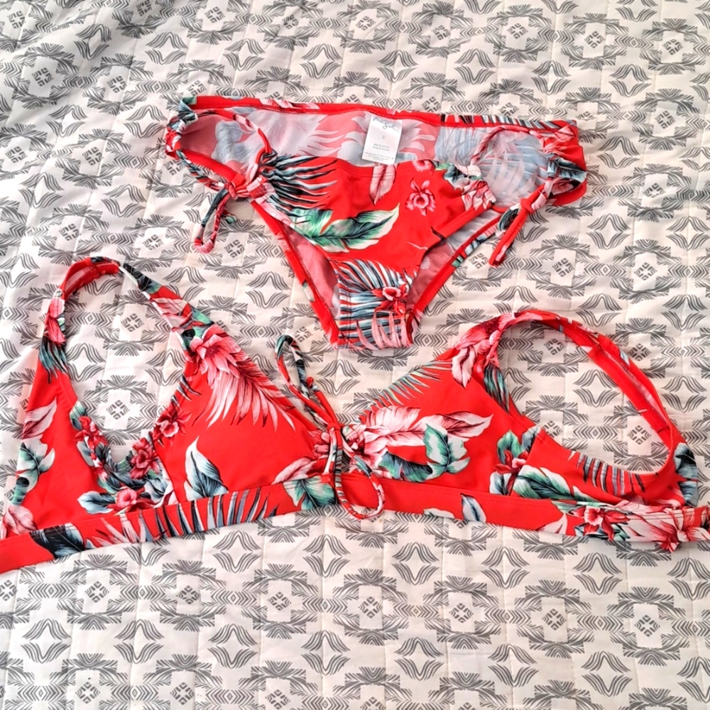 Bathing suit